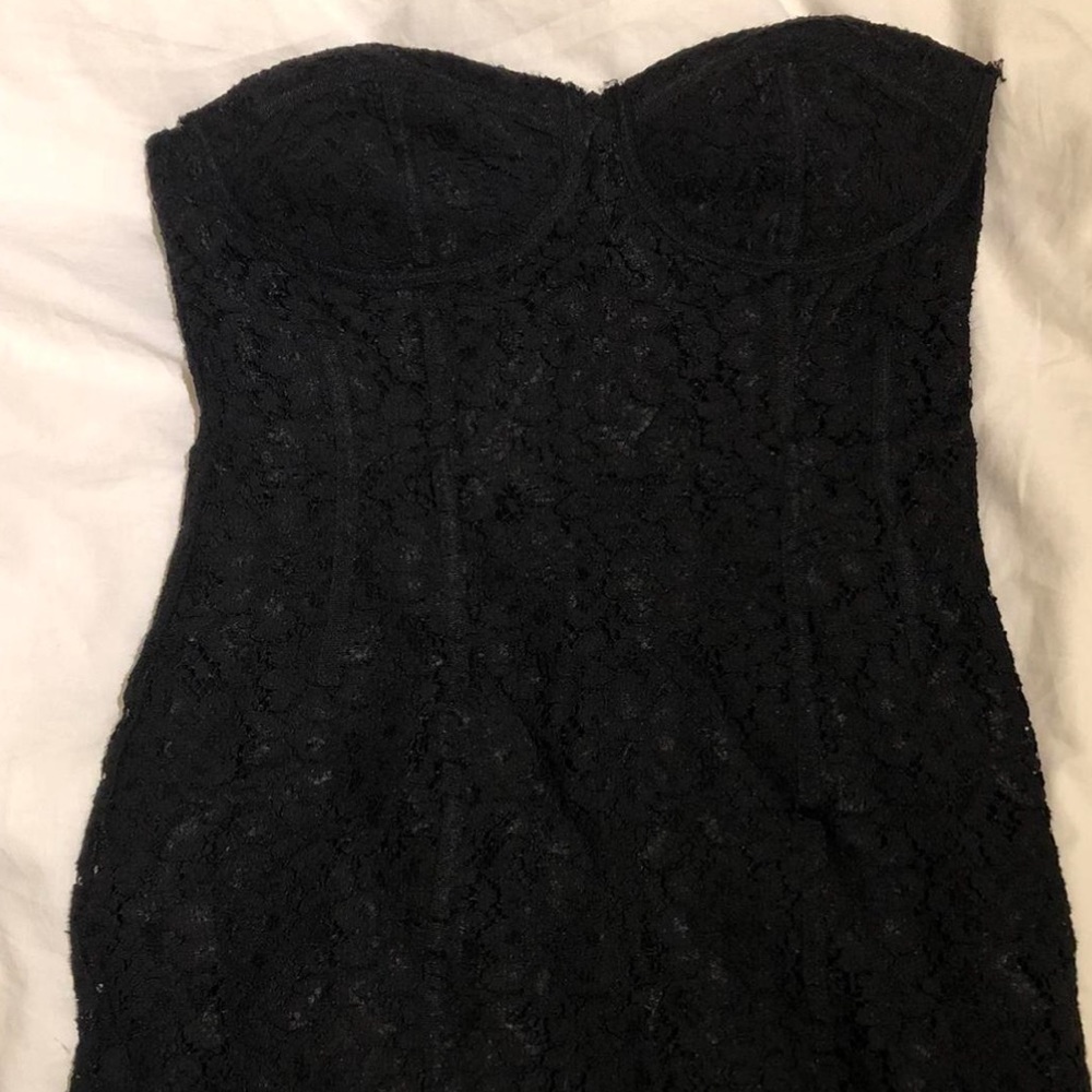 Tight fitting dress lace
